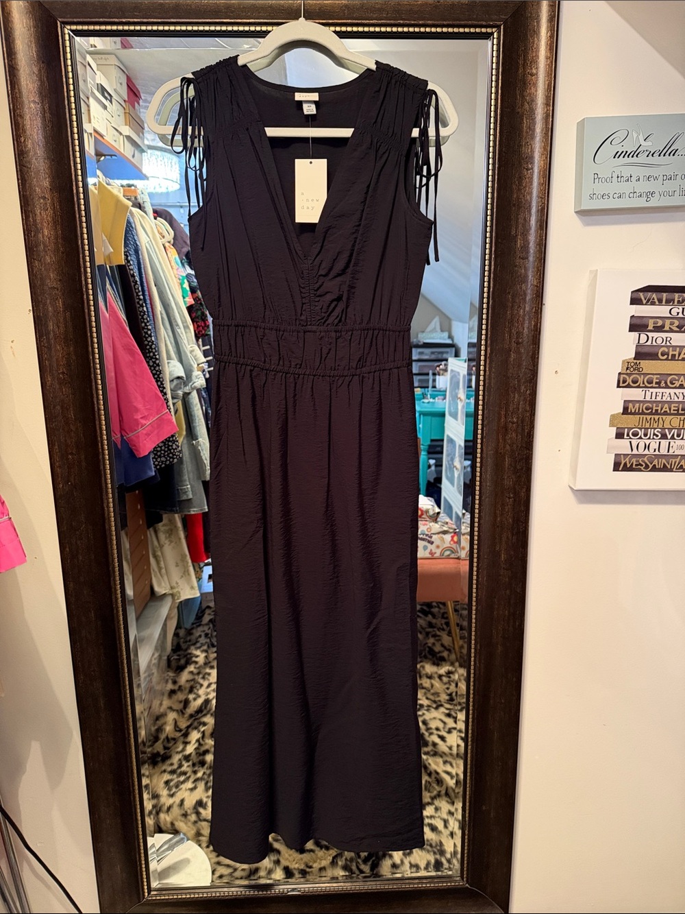 Women’s Black V-Neck Sleeveless Maxi Dress